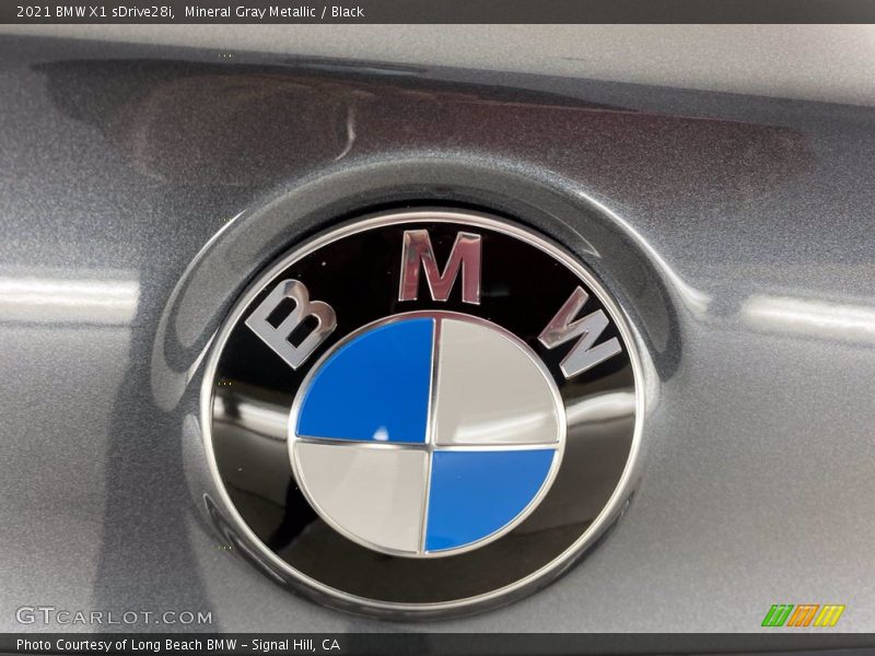 Mineral Gray Metallic / Black 2021 BMW X1 sDrive28i