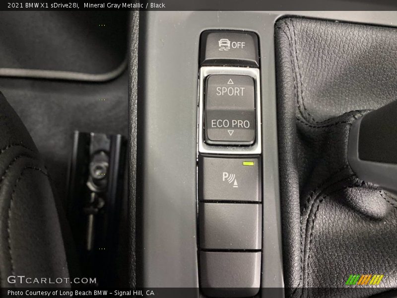 Mineral Gray Metallic / Black 2021 BMW X1 sDrive28i