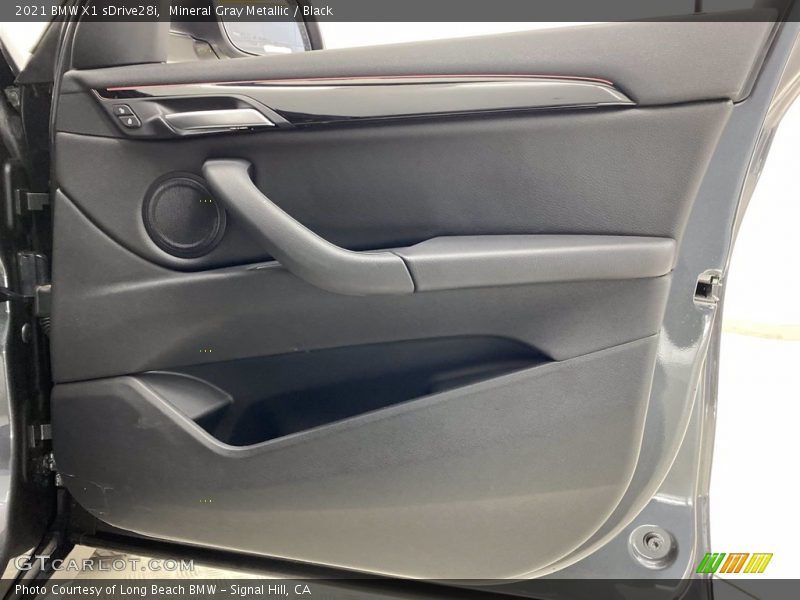 Mineral Gray Metallic / Black 2021 BMW X1 sDrive28i