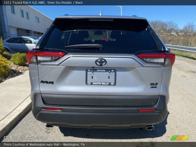 Silver Sky Metallic / Black 2021 Toyota RAV4 XLE AWD