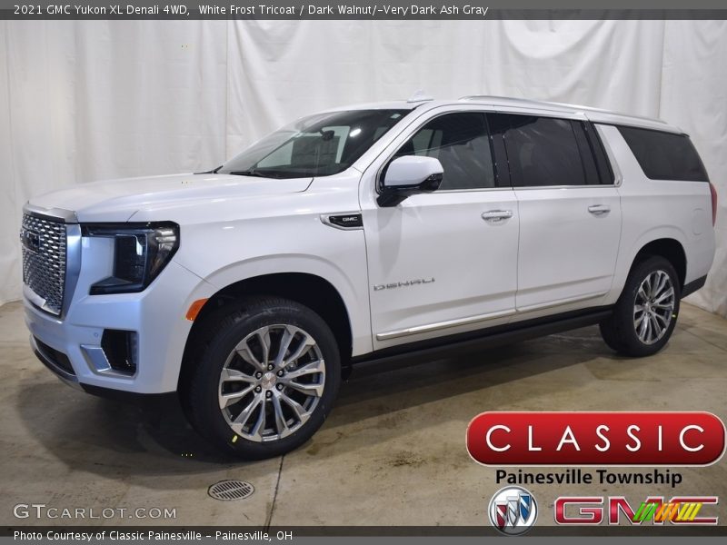 White Frost Tricoat / Dark Walnut/­Very Dark Ash Gray 2021 GMC Yukon XL Denali 4WD
