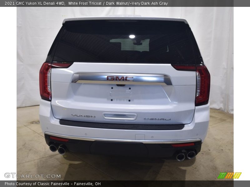 White Frost Tricoat / Dark Walnut/­Very Dark Ash Gray 2021 GMC Yukon XL Denali 4WD