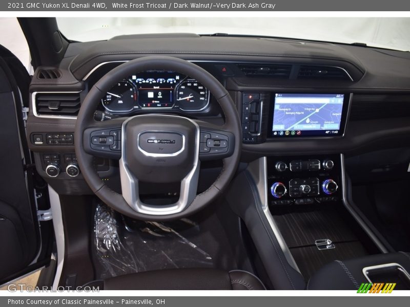 White Frost Tricoat / Dark Walnut/­Very Dark Ash Gray 2021 GMC Yukon XL Denali 4WD