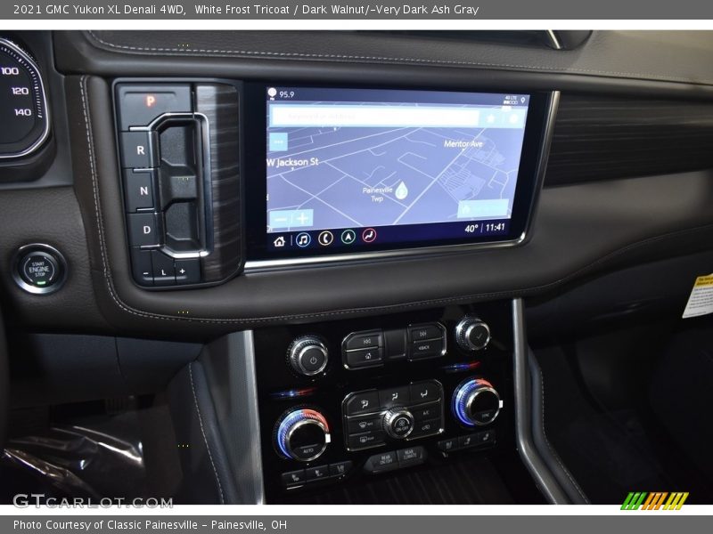 White Frost Tricoat / Dark Walnut/­Very Dark Ash Gray 2021 GMC Yukon XL Denali 4WD