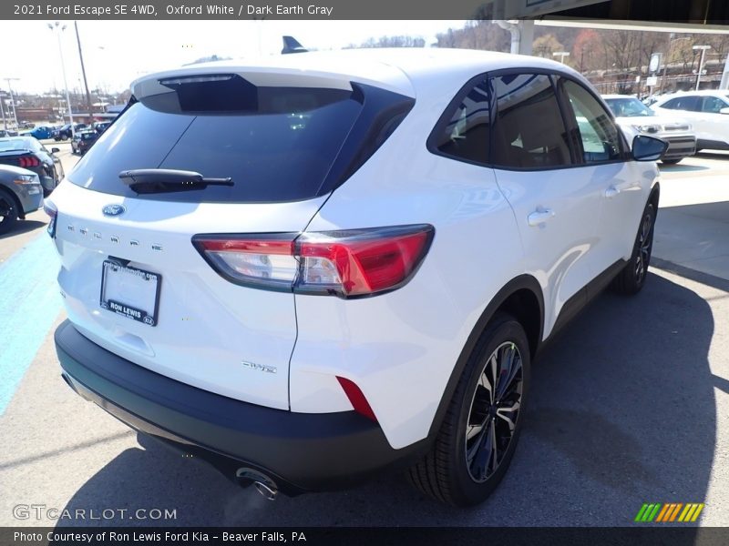 Oxford White / Dark Earth Gray 2021 Ford Escape SE 4WD