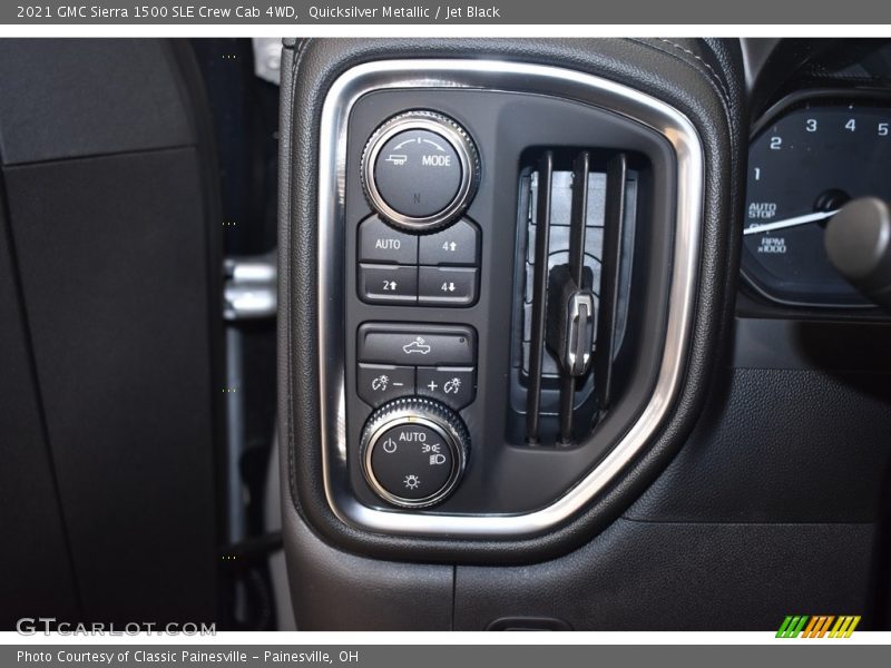 Quicksilver Metallic / Jet Black 2021 GMC Sierra 1500 SLE Crew Cab 4WD