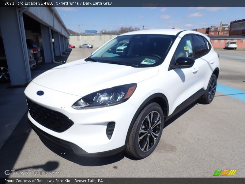 Oxford White / Dark Earth Gray 2021 Ford Escape SE 4WD