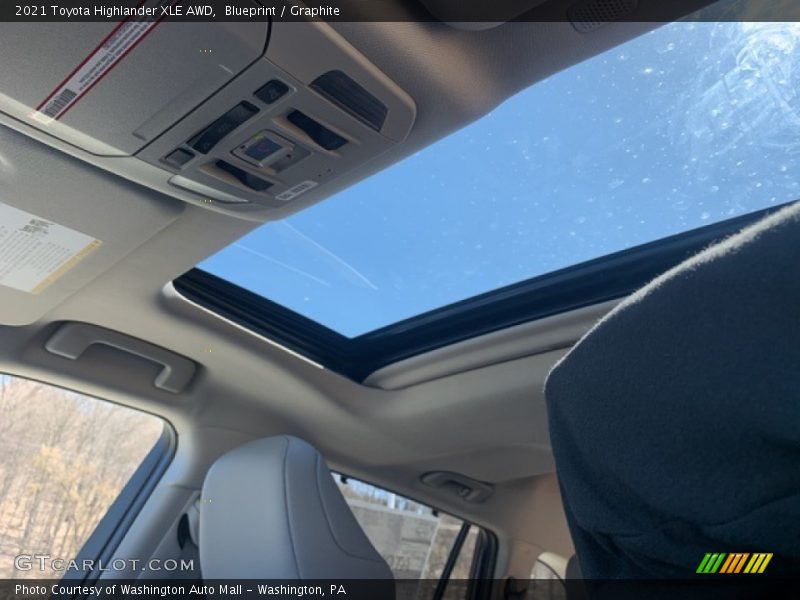 Blueprint / Graphite 2021 Toyota Highlander XLE AWD
