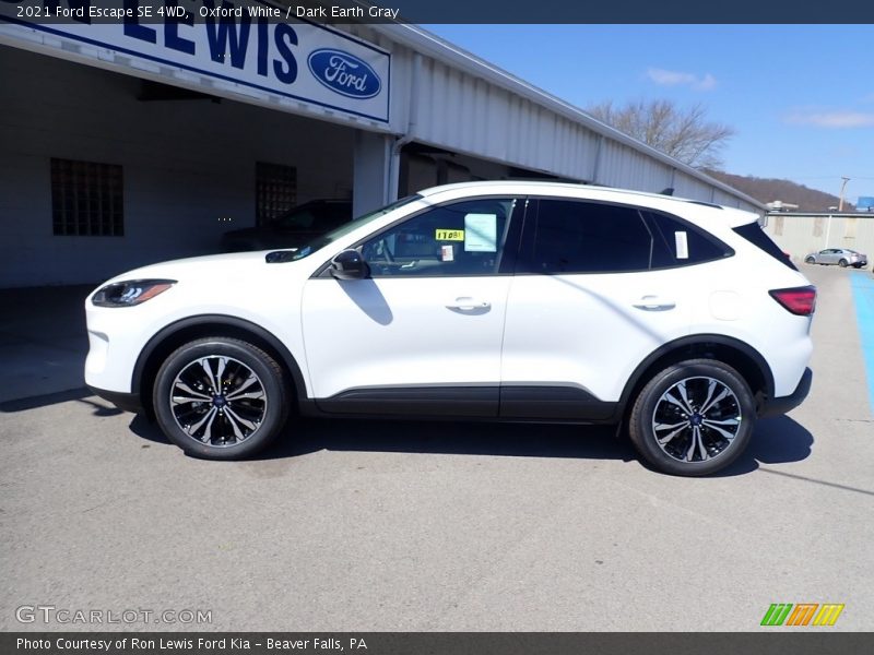 Oxford White / Dark Earth Gray 2021 Ford Escape SE 4WD