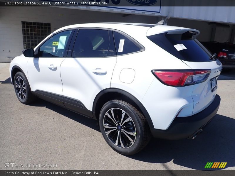 Oxford White / Dark Earth Gray 2021 Ford Escape SE 4WD