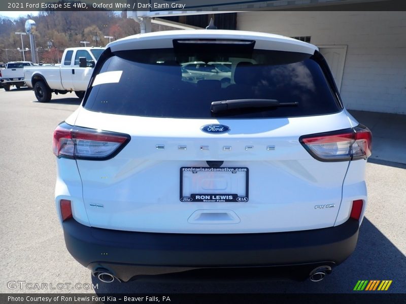Oxford White / Dark Earth Gray 2021 Ford Escape SE 4WD