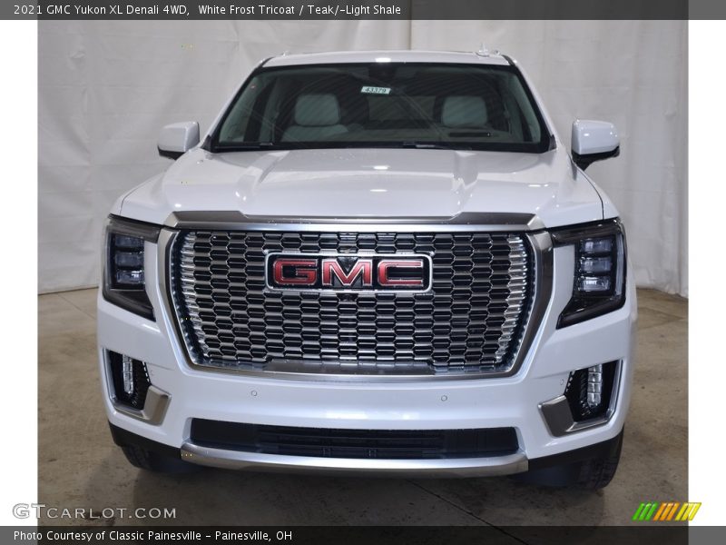 White Frost Tricoat / Teak/­Light Shale 2021 GMC Yukon XL Denali 4WD