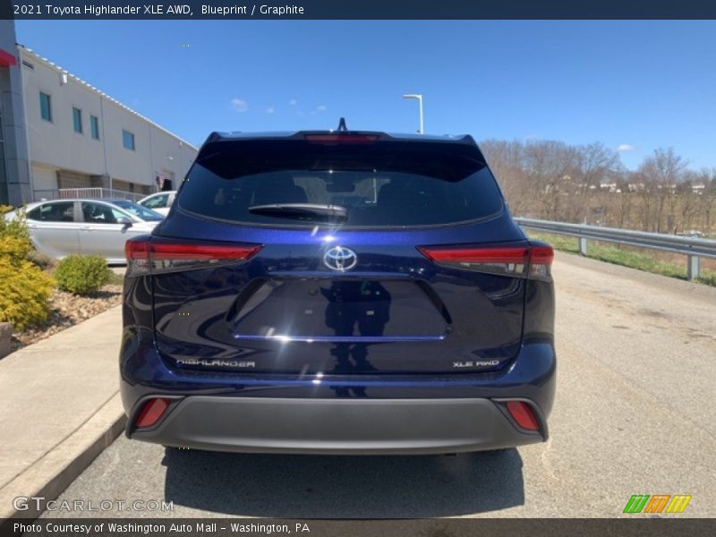 Blueprint / Graphite 2021 Toyota Highlander XLE AWD