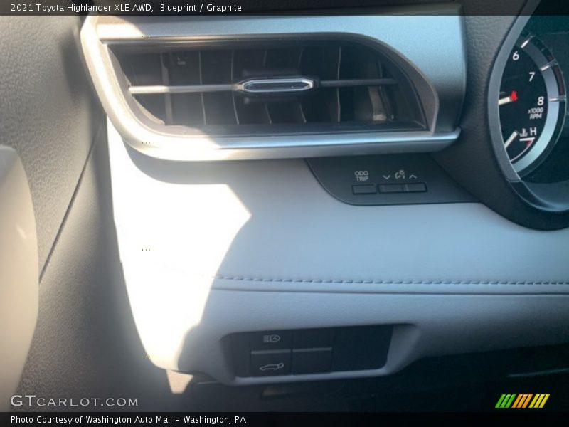 Blueprint / Graphite 2021 Toyota Highlander XLE AWD