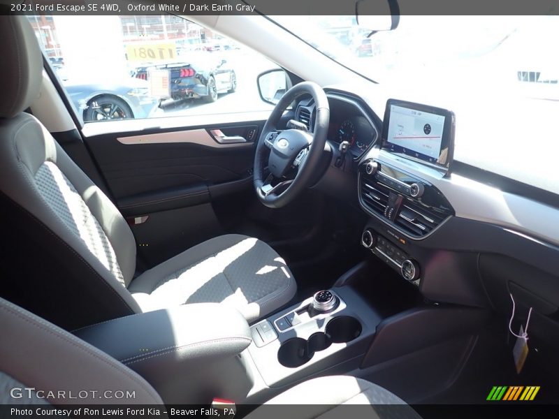Oxford White / Dark Earth Gray 2021 Ford Escape SE 4WD