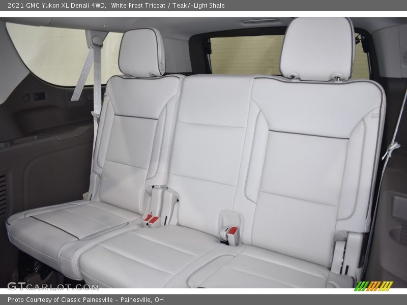 White Frost Tricoat / Teak/­Light Shale 2021 GMC Yukon XL Denali 4WD