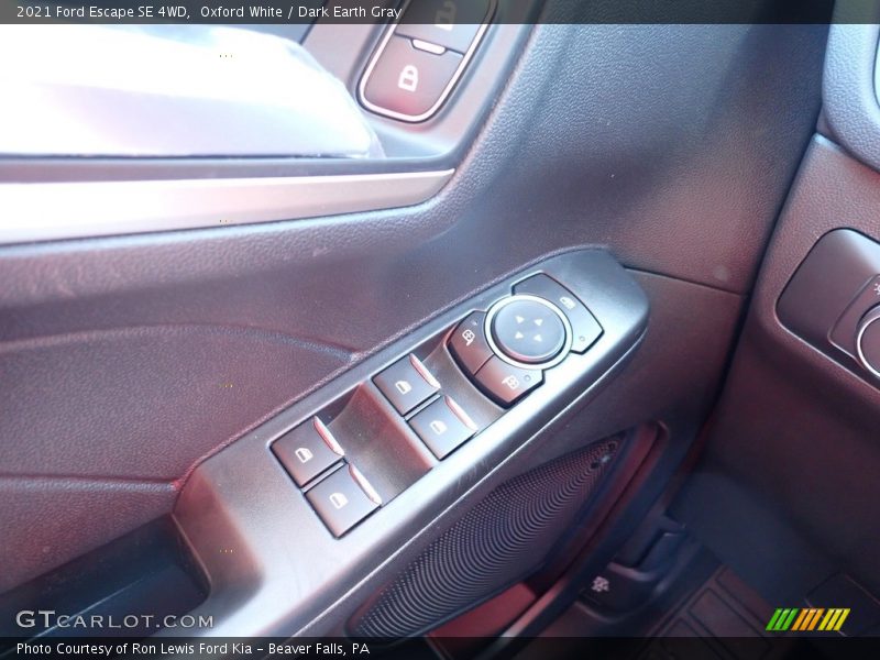 Oxford White / Dark Earth Gray 2021 Ford Escape SE 4WD