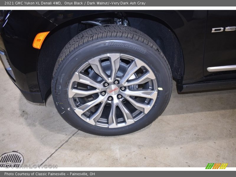Onyx Black / Dark Walnut/­Very Dark Ash Gray 2021 GMC Yukon XL Denali 4WD