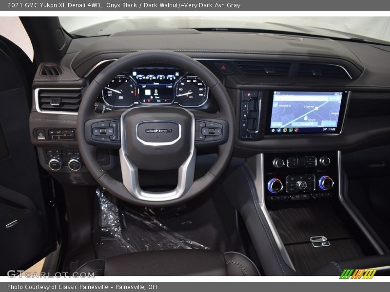 Onyx Black / Dark Walnut/­Very Dark Ash Gray 2021 GMC Yukon XL Denali 4WD