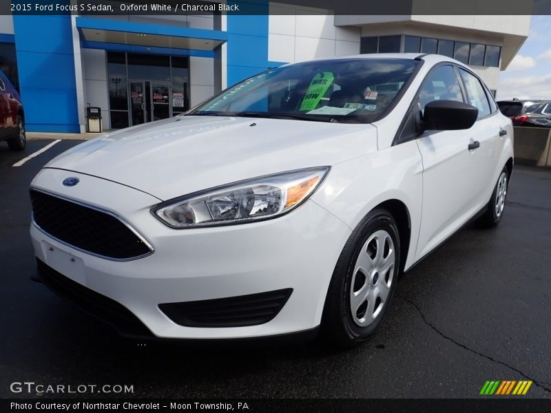 Oxford White / Charcoal Black 2015 Ford Focus S Sedan