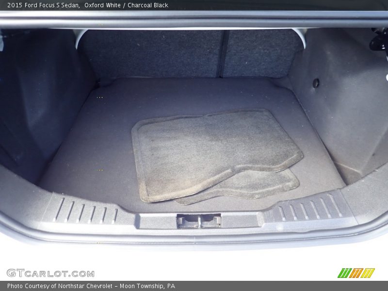 Oxford White / Charcoal Black 2015 Ford Focus S Sedan