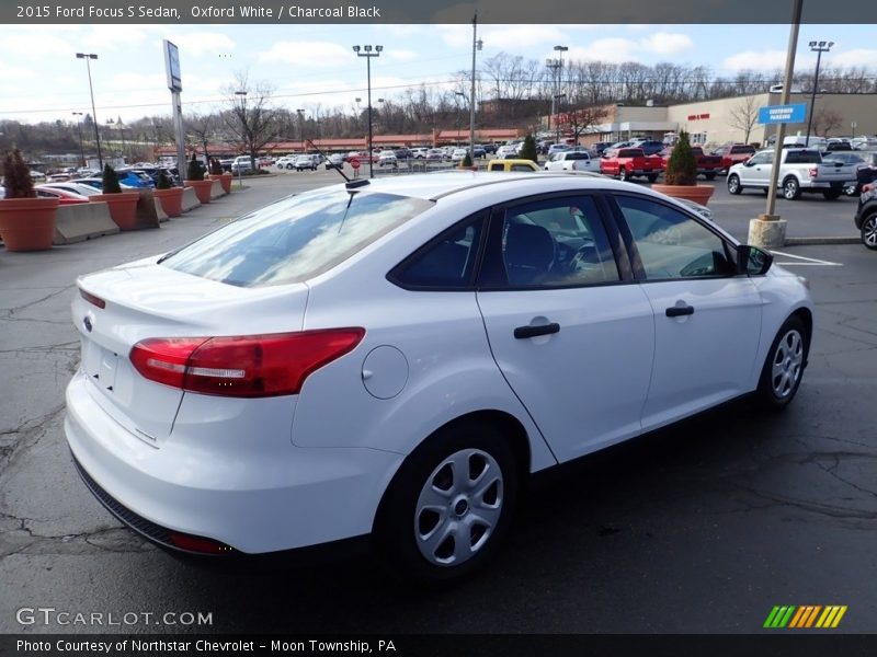 Oxford White / Charcoal Black 2015 Ford Focus S Sedan