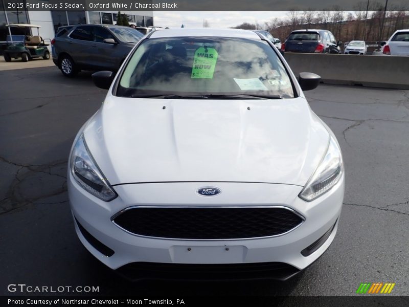 Oxford White / Charcoal Black 2015 Ford Focus S Sedan