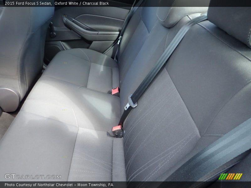 Oxford White / Charcoal Black 2015 Ford Focus S Sedan