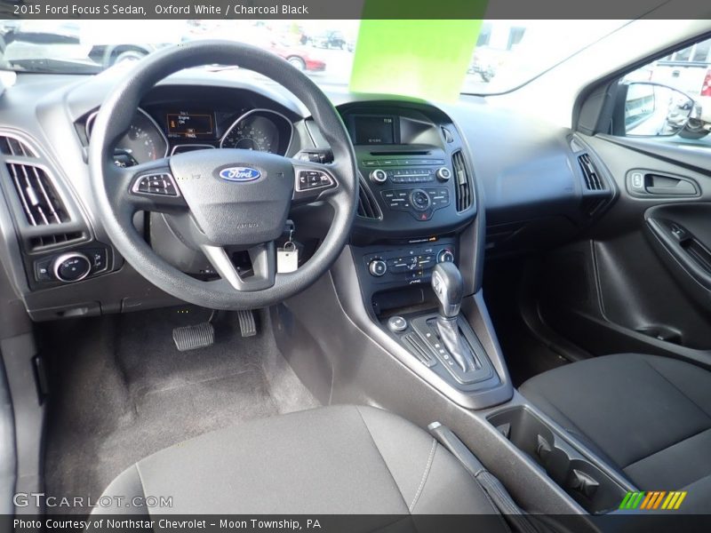 Oxford White / Charcoal Black 2015 Ford Focus S Sedan