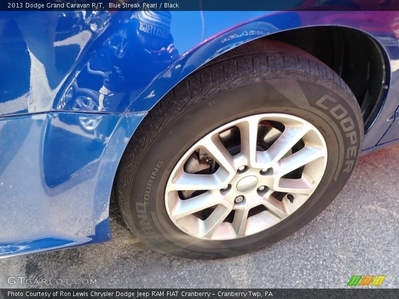 Blue Streak Pearl / Black 2013 Dodge Grand Caravan R/T