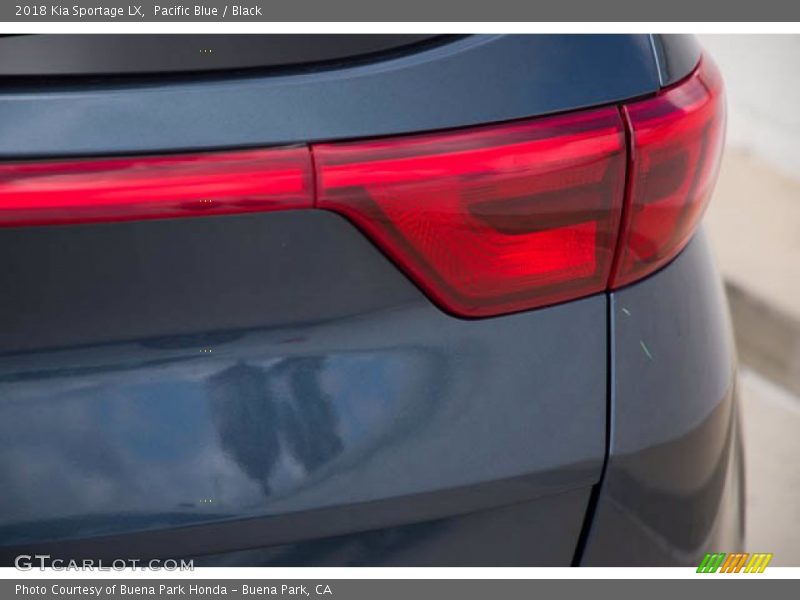 Pacific Blue / Black 2018 Kia Sportage LX
