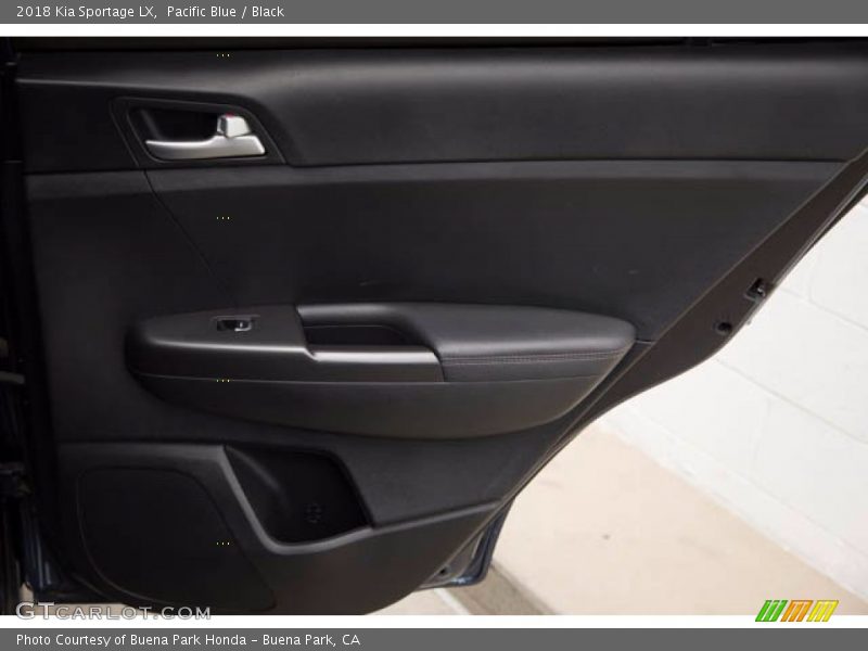 Pacific Blue / Black 2018 Kia Sportage LX