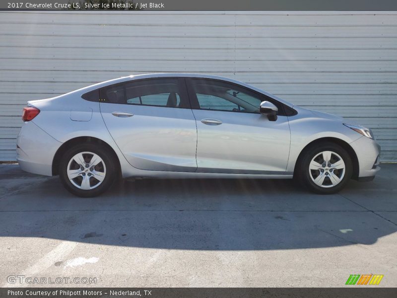 Silver Ice Metallic / Jet Black 2017 Chevrolet Cruze LS