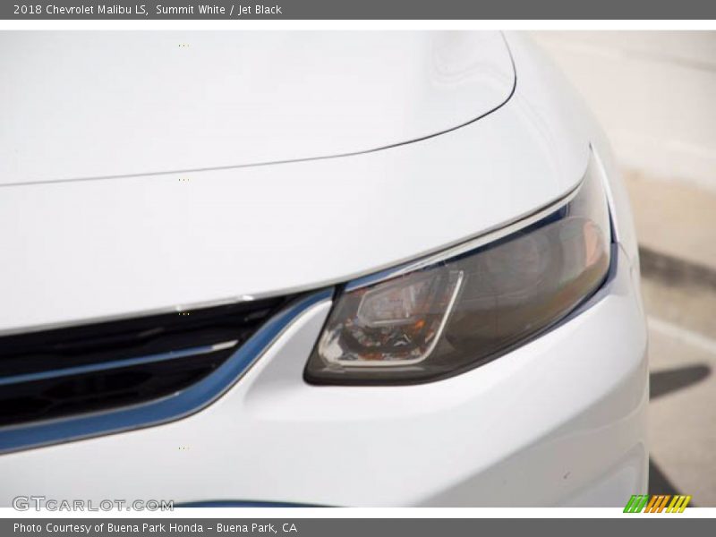 Summit White / Jet Black 2018 Chevrolet Malibu LS