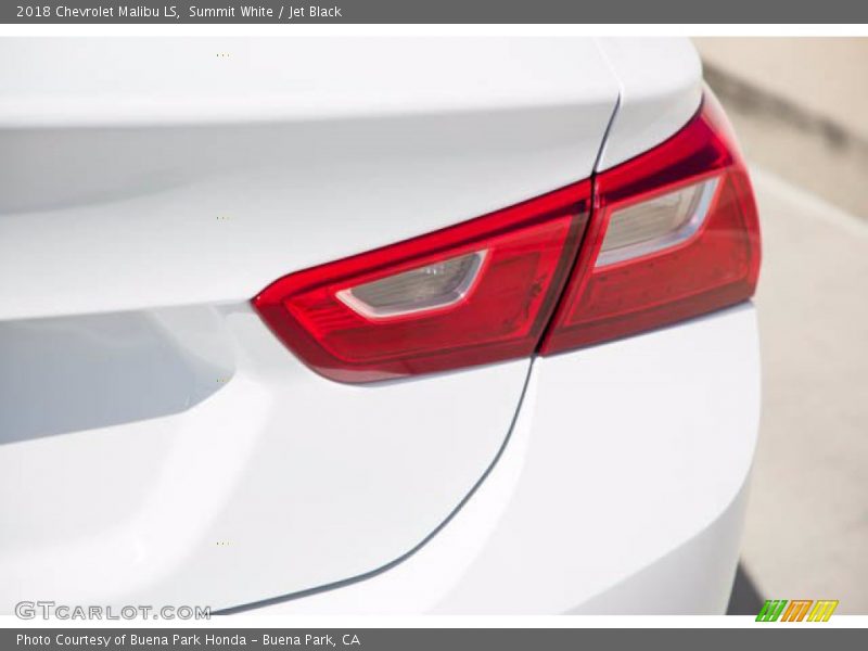 Summit White / Jet Black 2018 Chevrolet Malibu LS
