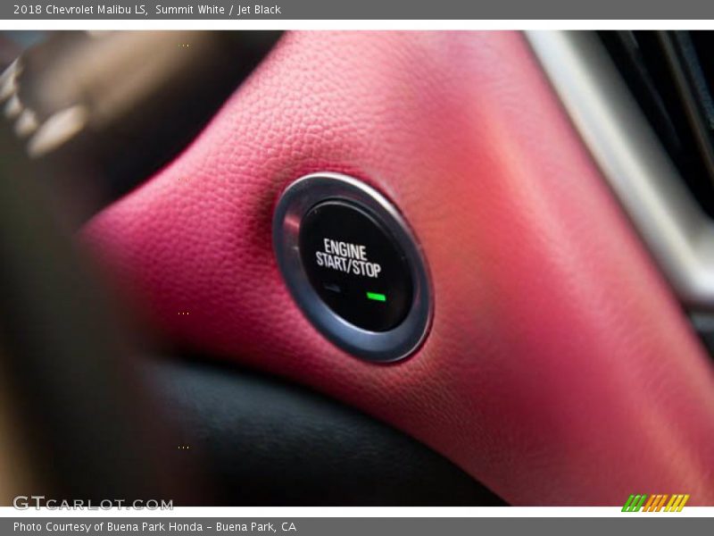 Summit White / Jet Black 2018 Chevrolet Malibu LS