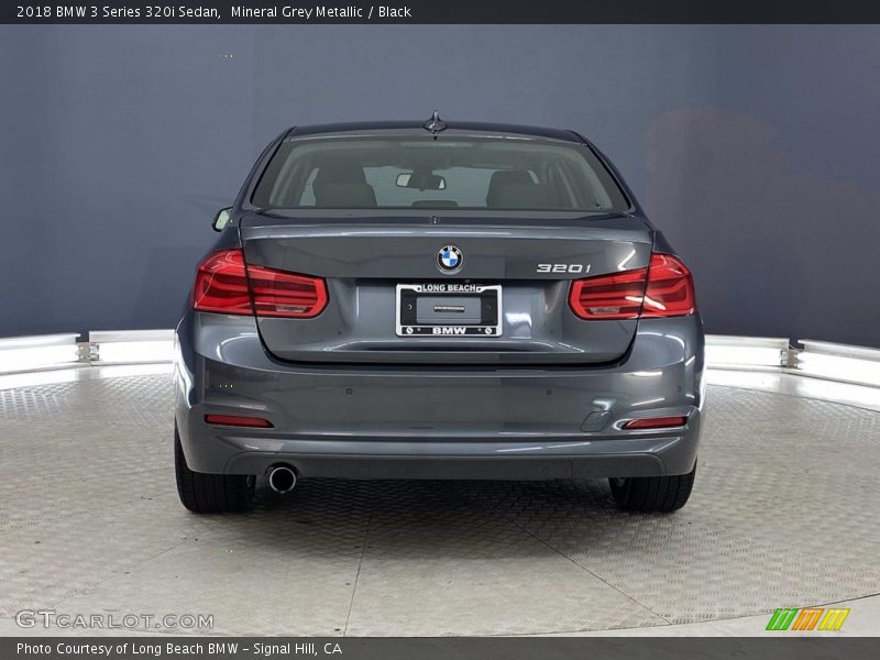 Mineral Grey Metallic / Black 2018 BMW 3 Series 320i Sedan