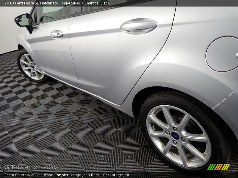 Ingot Silver / Charcoal Black 2018 Ford Fiesta SE Hatchback
