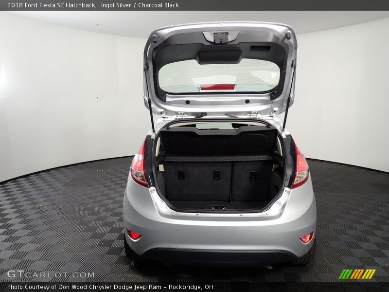 Ingot Silver / Charcoal Black 2018 Ford Fiesta SE Hatchback
