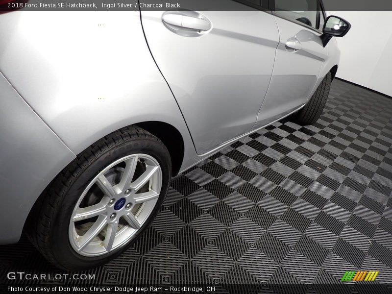 Ingot Silver / Charcoal Black 2018 Ford Fiesta SE Hatchback