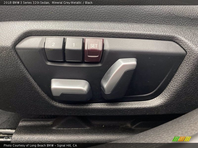 Mineral Grey Metallic / Black 2018 BMW 3 Series 320i Sedan