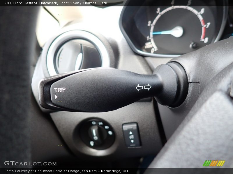 Ingot Silver / Charcoal Black 2018 Ford Fiesta SE Hatchback