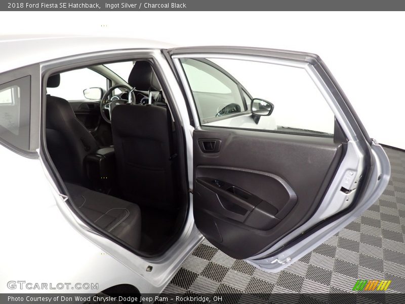 Ingot Silver / Charcoal Black 2018 Ford Fiesta SE Hatchback