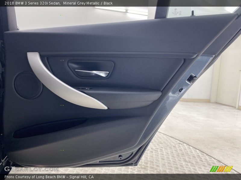 Mineral Grey Metallic / Black 2018 BMW 3 Series 320i Sedan