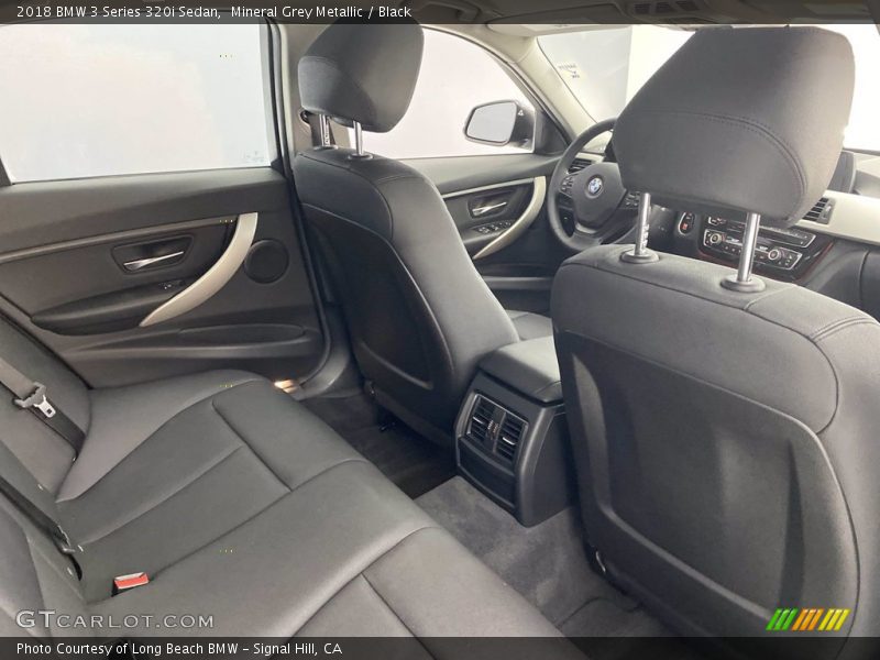 Mineral Grey Metallic / Black 2018 BMW 3 Series 320i Sedan