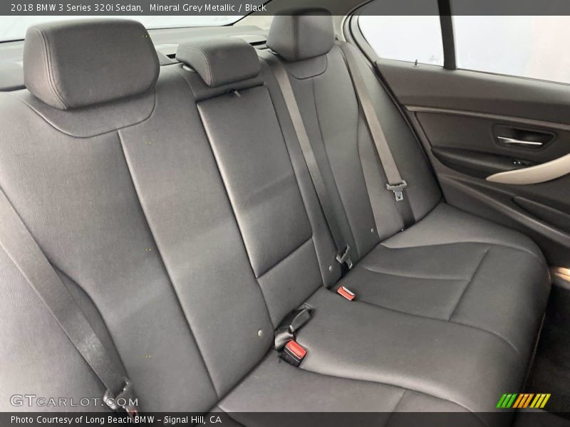 Mineral Grey Metallic / Black 2018 BMW 3 Series 320i Sedan