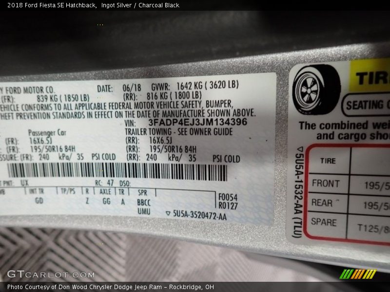 Ingot Silver / Charcoal Black 2018 Ford Fiesta SE Hatchback