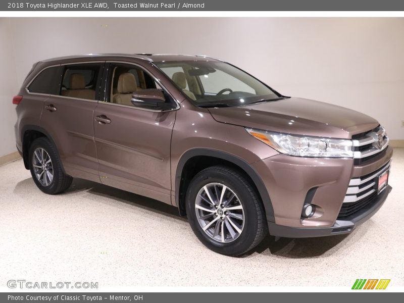 Toasted Walnut Pearl / Almond 2018 Toyota Highlander XLE AWD