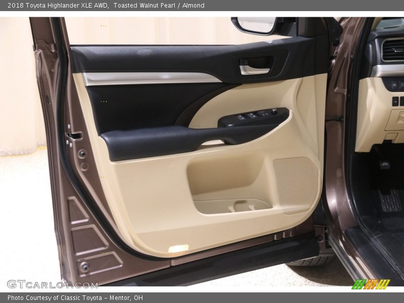 Toasted Walnut Pearl / Almond 2018 Toyota Highlander XLE AWD