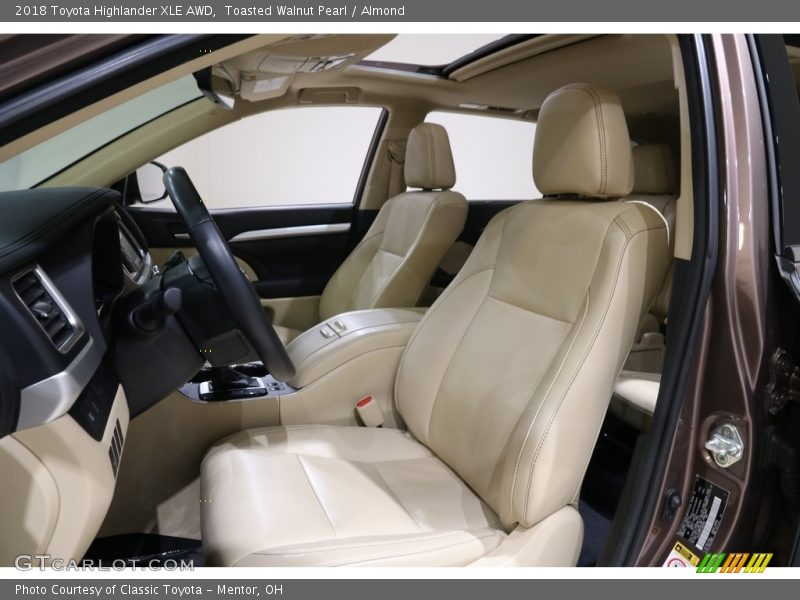 Toasted Walnut Pearl / Almond 2018 Toyota Highlander XLE AWD